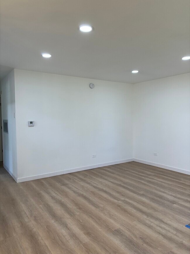 Foto del edificio - 1650 Division St