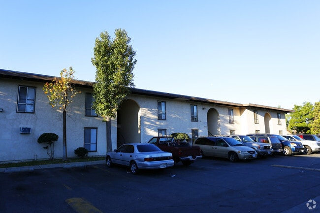 Building Photo - 10560 Haddon Ave