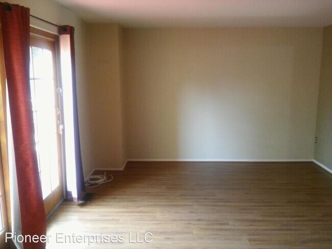 Building Photo - 3 br, 3.5 bath House - 6 Daria Ct