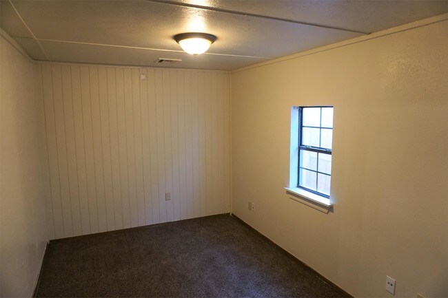 Building Photo - 2832 SE 55th St