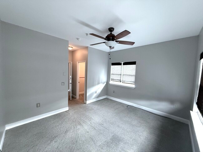 Building Photo - 1302 Kenilworth Ave
