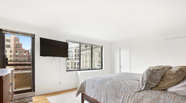 Foto del edificio - 800 5th Ave
