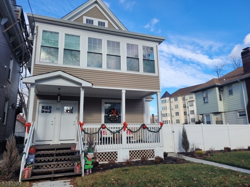 Primary Photo - 119 W Cherry St