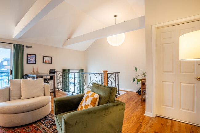 Foto del edificio - 1111 N Honore St