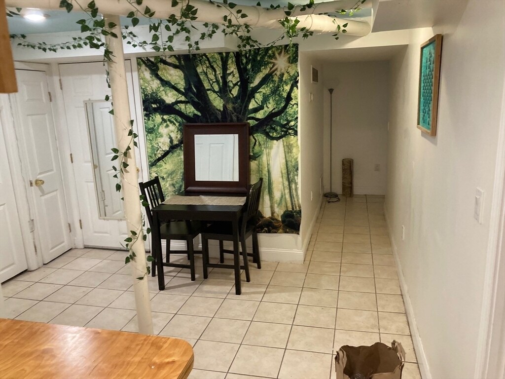 122 Westbourne Terrace Unit A, Brookline, MA 02446 Room for Rent in