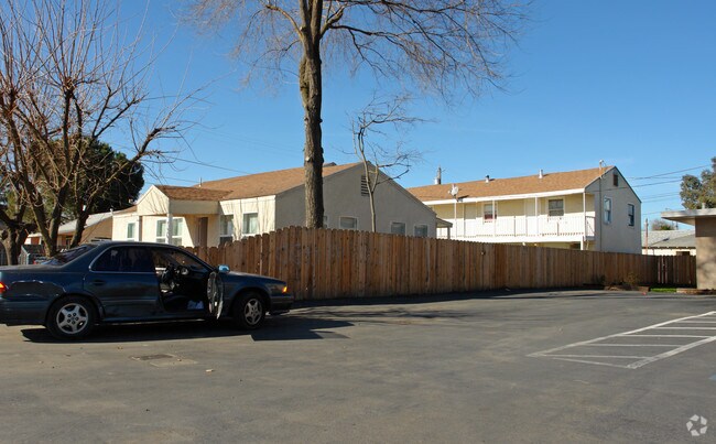 Este fue tan solo alt registros I podría ¡consigue - no hay servicio a la habitación en el complejo para obtener cualquier otro ángulo. - 2377 E Vail Ave