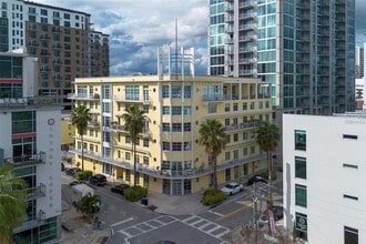 Building Photo - 1212 E Whiting St