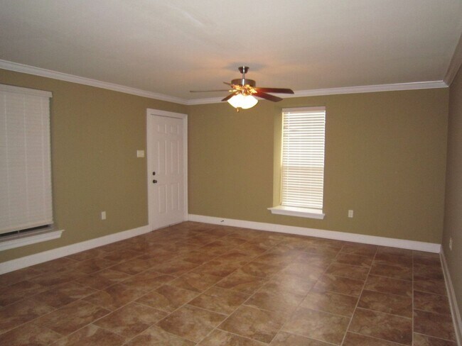 Foto del edificio - 2BR 2BA Condo in the Garden District