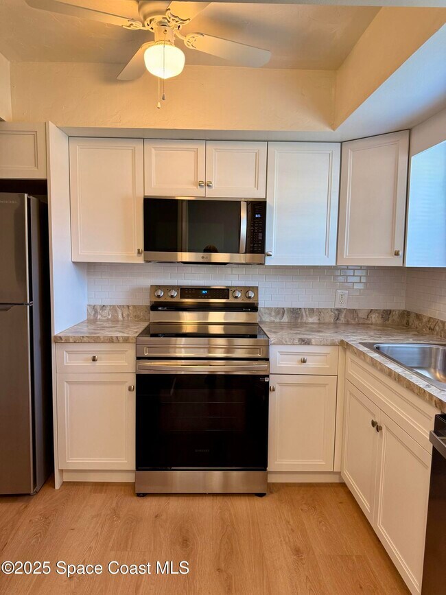 Foto del edificio - 1024 Ashley Ave