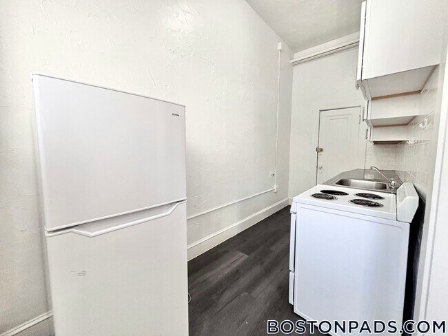 Foto del edificio - 99 Brainerd Rd