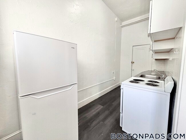 Building Photo - 99 Brainerd Rd