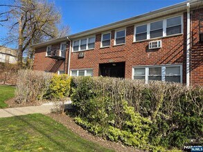 Building Photo - 1628 Valley 2A Vly
