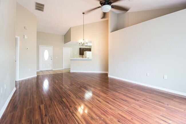 Foto del edificio - 3355 Kelsey Ln