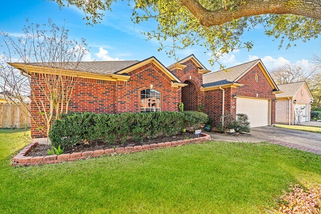 Foto del edificio - 15727 Schumann Ln