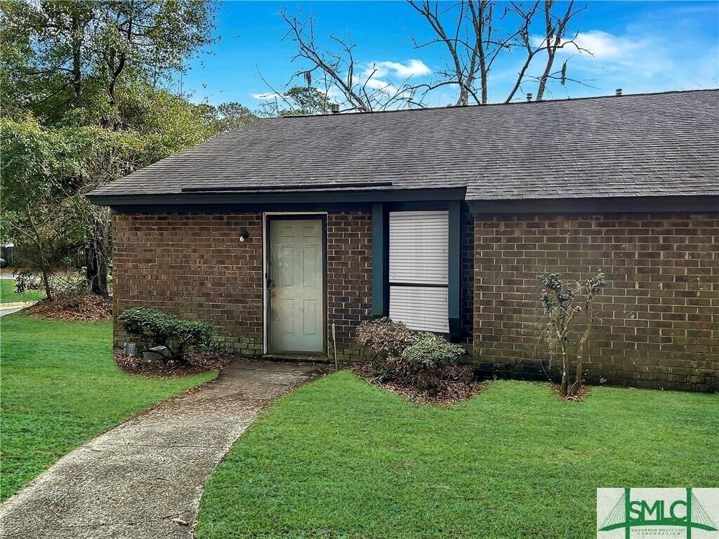 Primary Photo - 430 Edgewater Rd