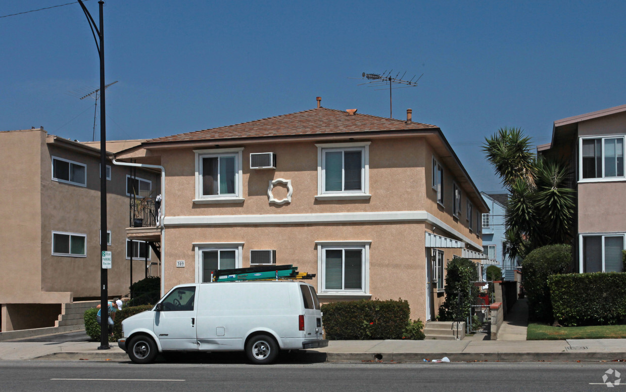 Primary Photo - 309 E Alameda Ave
