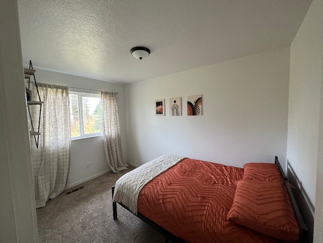 Building Photo - 48160 Rustic Ave