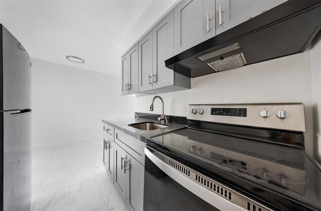 Foto del edificio - 110 NW 7th Ave