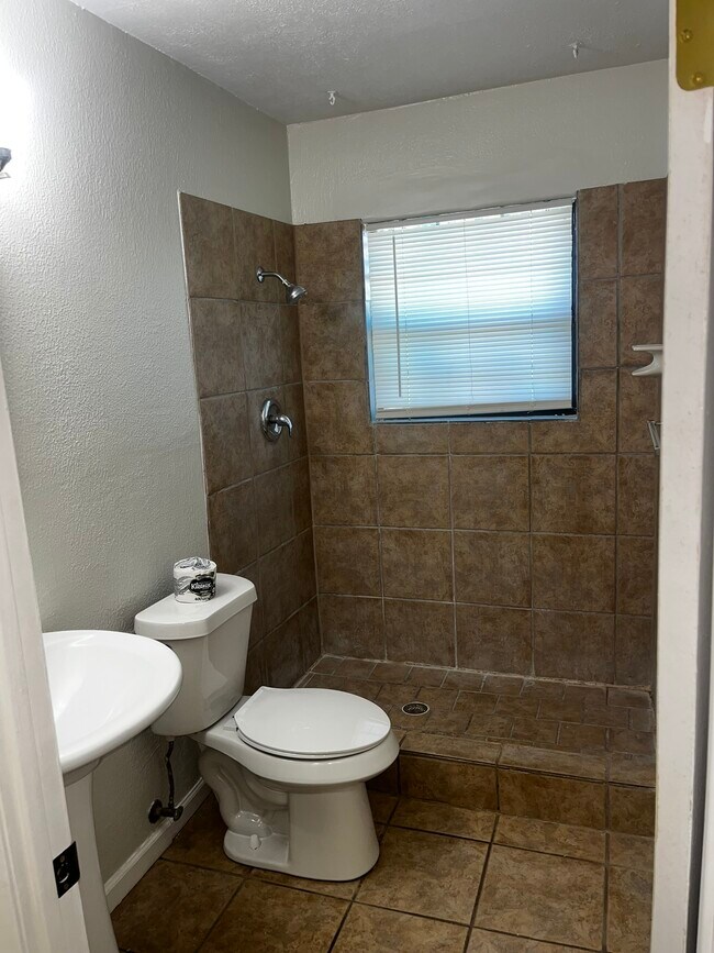 Building Photo - 6242 Indian Valley Dr