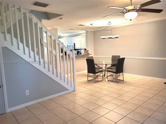 Foto del edificio - 746 NW 208th Way