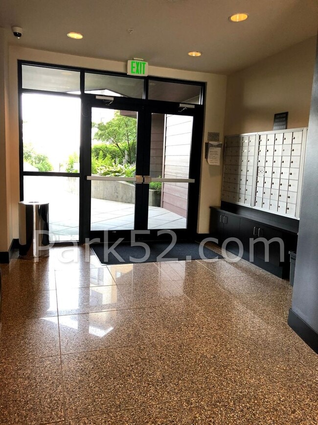 Building Photo - $250 Off!  1 Bedroom Condo in Downtown Tacoma