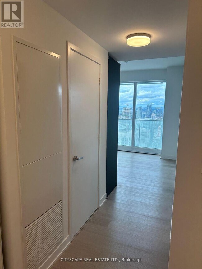 Photo du bâtiment - 4703-3883 QUARTZ Rd