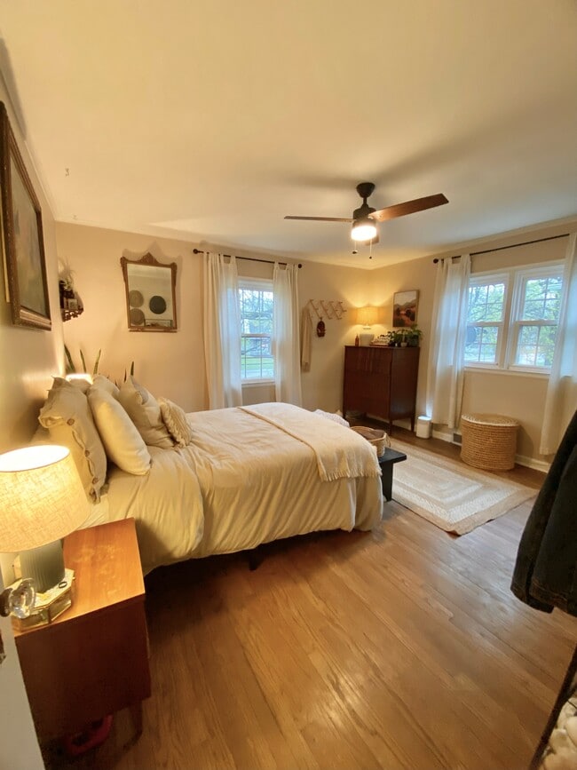 Photo - 5690 N College Ave House