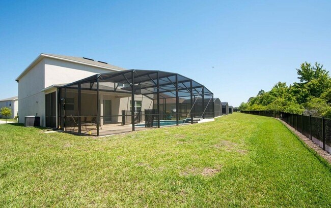 Foto del edificio - 4748 Blue Diamond St