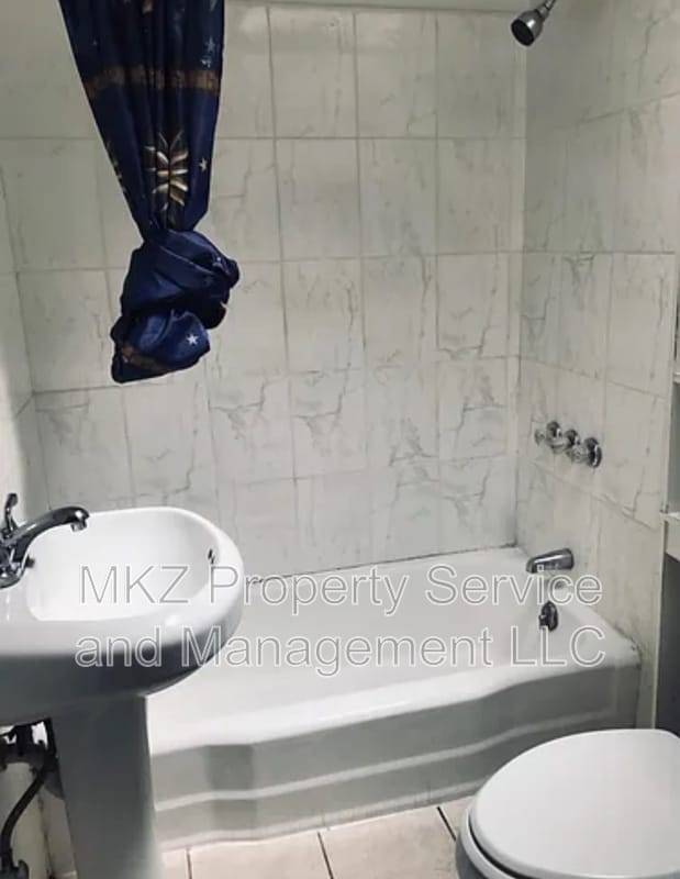 Foto del edificio - 253A Western Avenue - 3