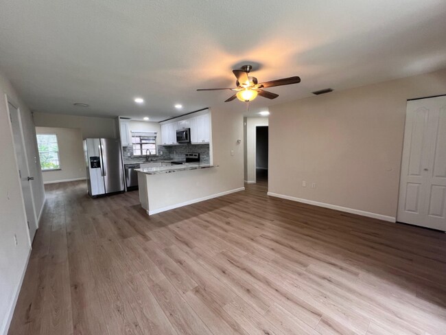 Foto del edificio - 7020 Wentworth Way