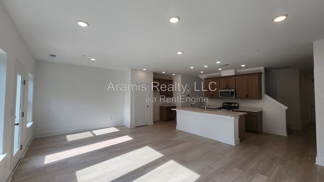 Foto del edificio - 450 Laurelwood Ln