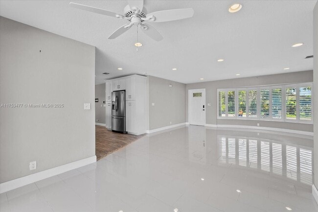 Foto del edificio - 1485 NE 57th St