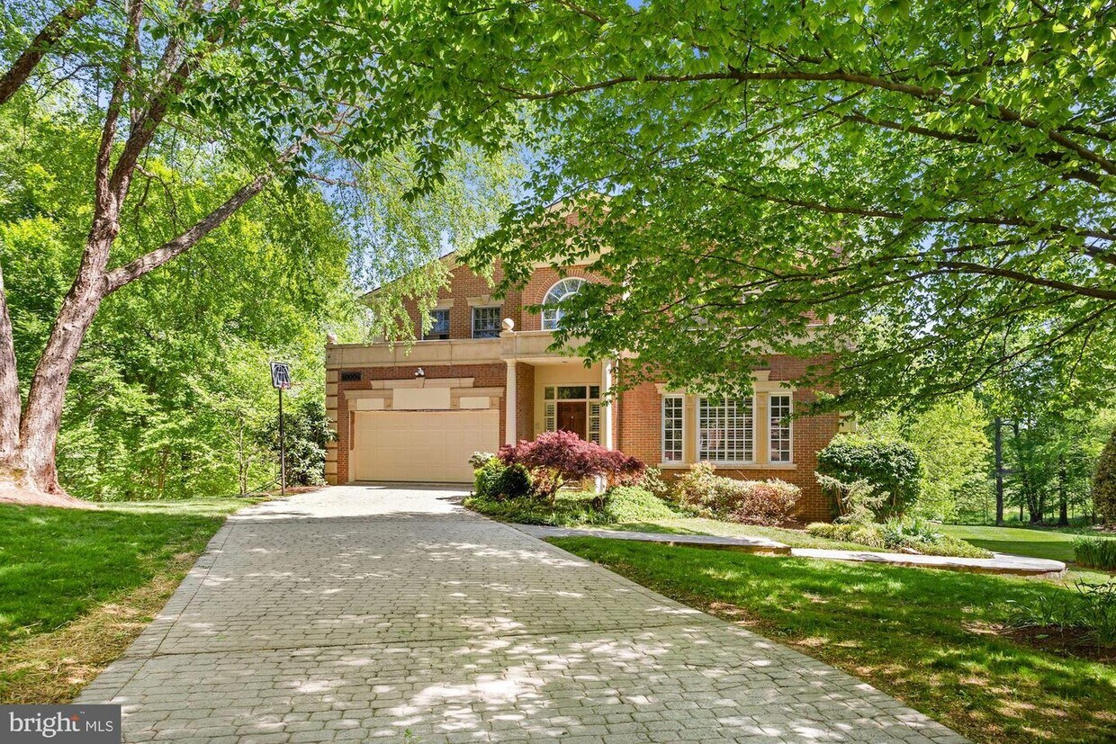 Primary Photo - 10004 Chartwell Manor Ct