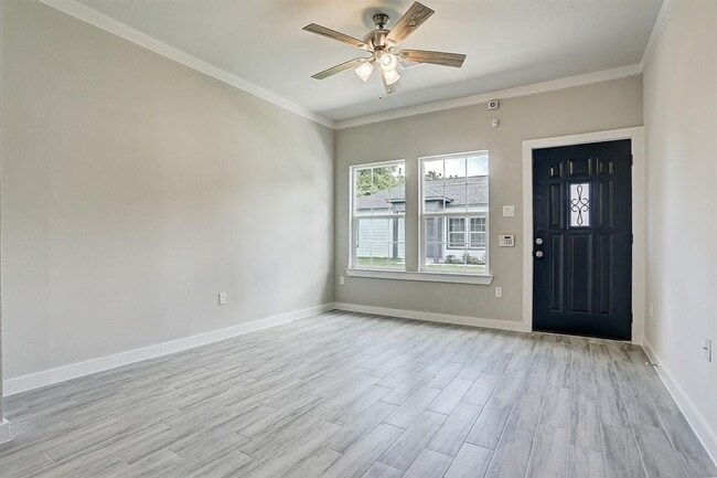 Building Photo - 8119 Autumn Ln