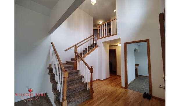 Building Photo - Beautiful open floorplan in amazing Steilacoom!!  All appliances included, large yard!!