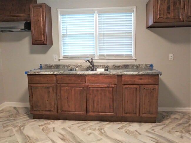 Foto del edificio - Fresh, Updated 3 bed, 1 bath Ranch ***PET FRIENDLY***