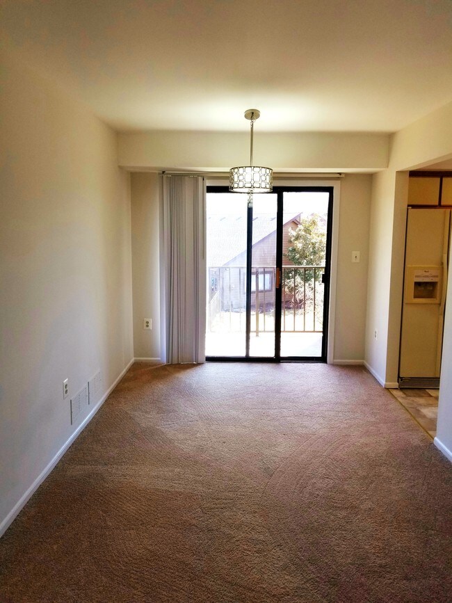 Foto del edificio - 4 Fairway Ct