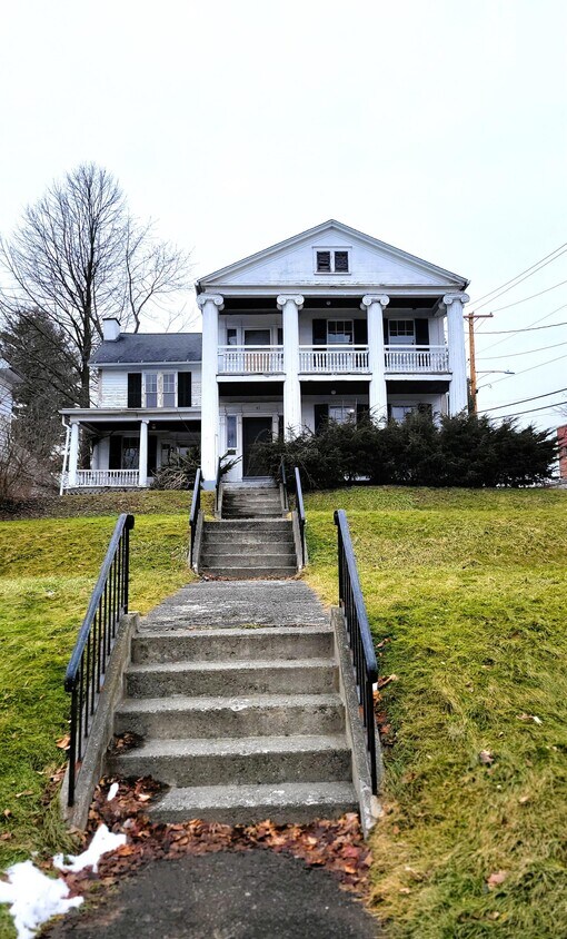 Primary Photo - 63 Front St