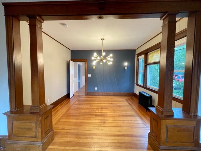 Building Photo - 19 Lucy St