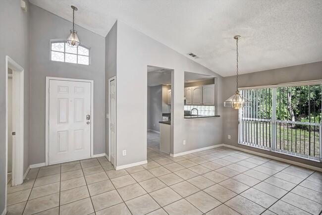 Photo - 1033 Lake Davenport Blvd House