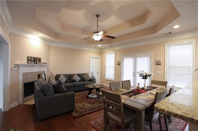 Building Photo - 3bed/2bath Residential House at Auburn Gar...