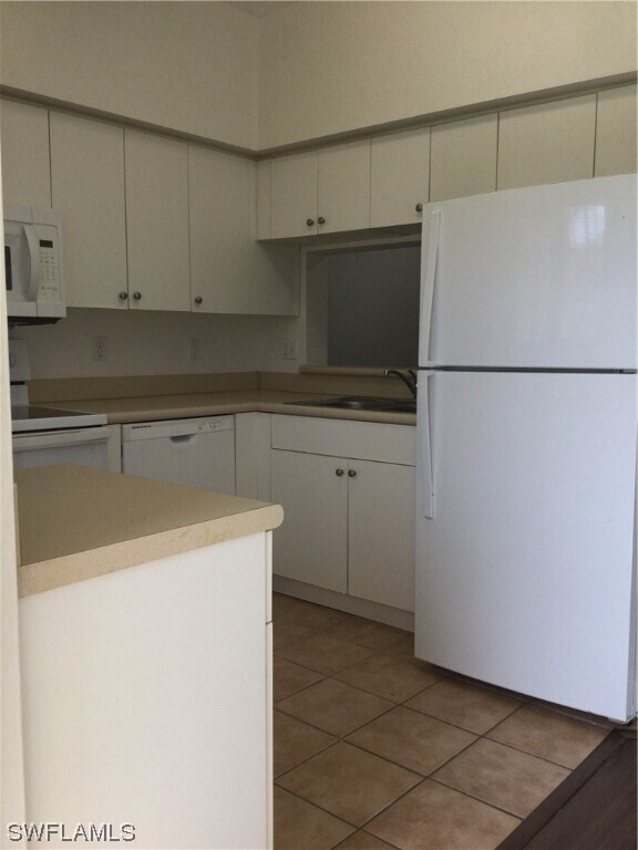 Foto del edificio - 8484 Bernwood Cove Loop