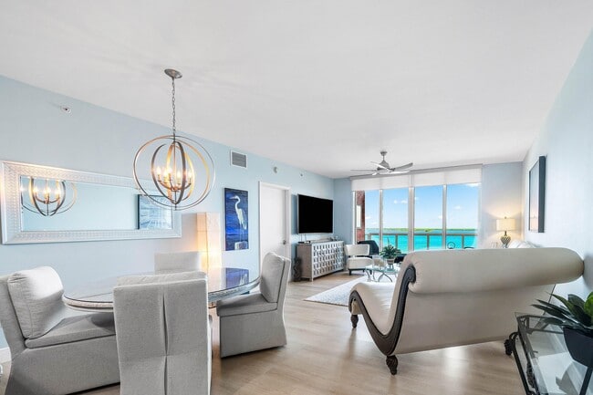 Foto del edificio - 2650 Lake Shore Dr