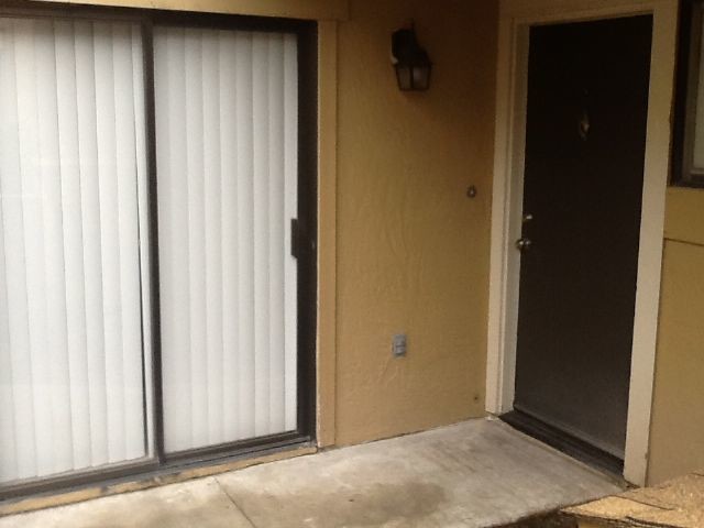 Building Photo - Condo For Rent in Modesto