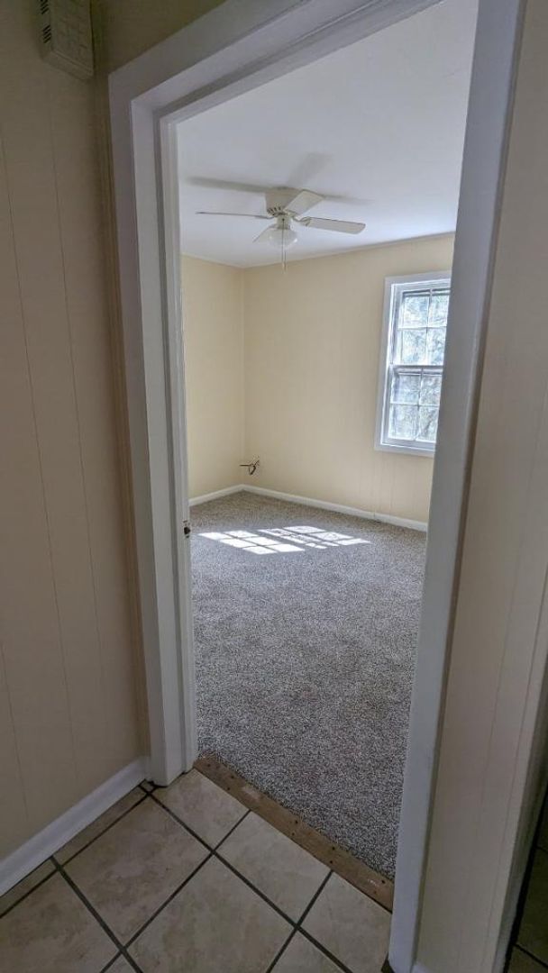 Building Photo - 3 Bedroom / 1.5 Bath Brick Home  Kingsport...
