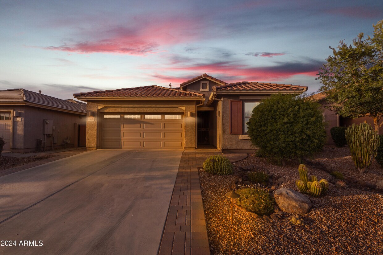 Foto principal - 810 W Lowell Dr.