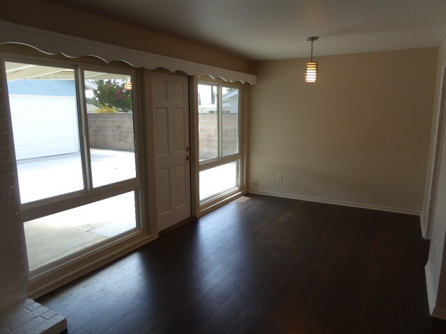 Foto del edificio - COMING SOON! Beautifully Remodeled Single-...