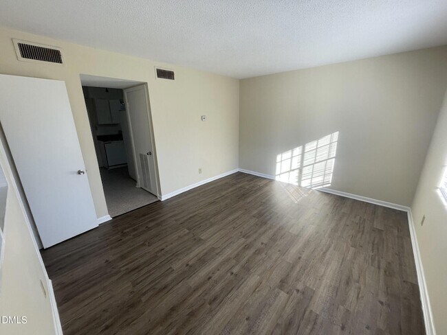 Foto del edificio - 120 Byrum St