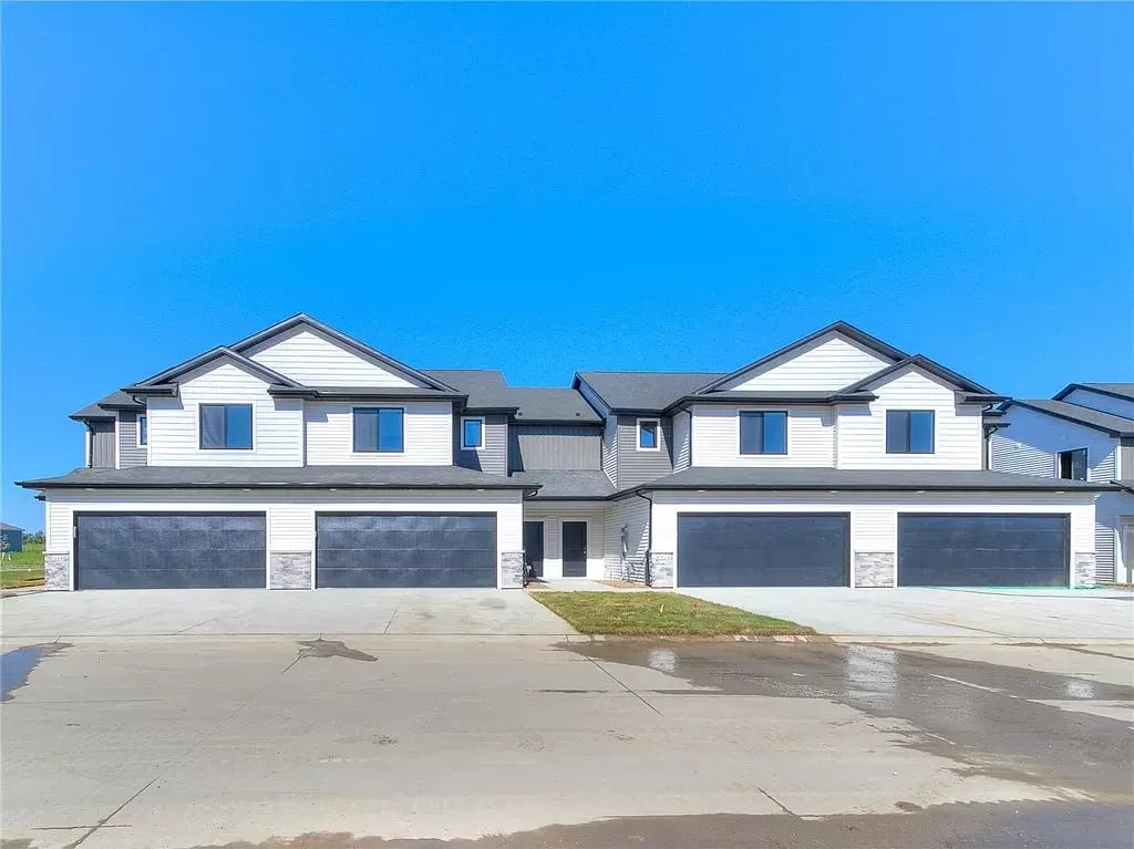 6938 Bluebell Ct, Johnston, IA 50131 Townhome Rentals in Johnston IA