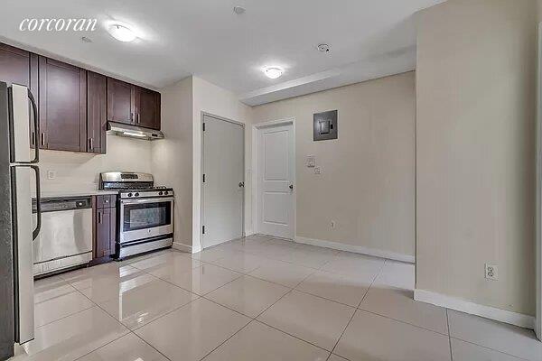 Foto del edificio - 347 Nostrand Ave.